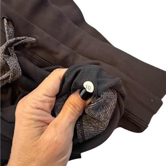 Lululemon Ready to Rulu Joggers Size 10 28” Black
A252 - Picture 2 of 5